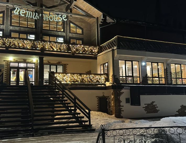 Территория  отеля